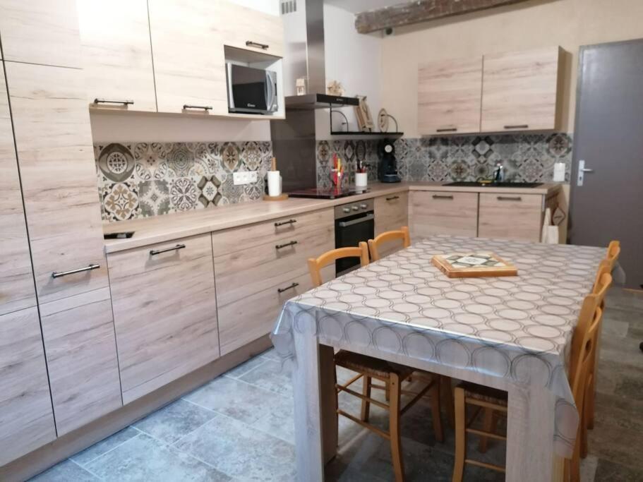 Agreable Maison De Village. Кастелан Екстериор снимка