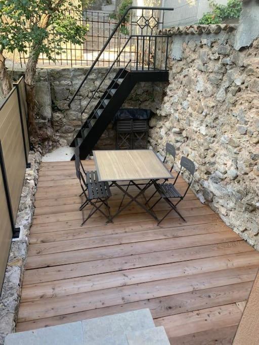 Agreable Maison De Village. Кастелан Екстериор снимка