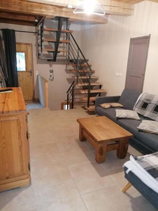 Agreable Maison De Village. Кастелан Екстериор снимка